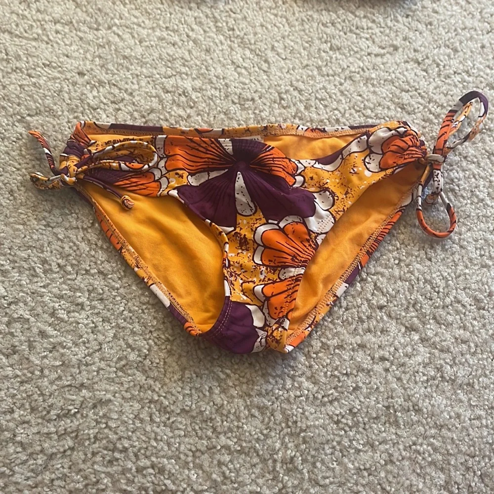Old Navy swim suit S - Picture 2 of 6